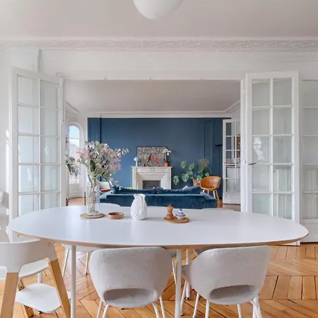Residor - Spacious Republique 8p *