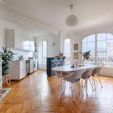 Residor - Spacious Republique 8p